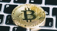 特朗普申报财产：靠加密 